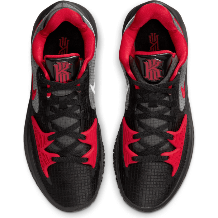 Kyrie 4 shop hoops station